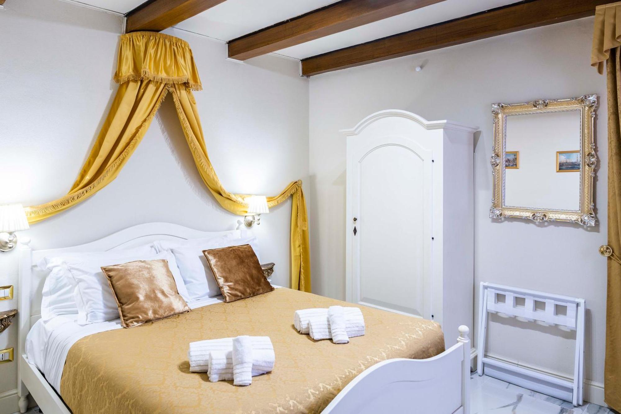 Palazzo Titti Rialto Suites Venedig Exterior foto