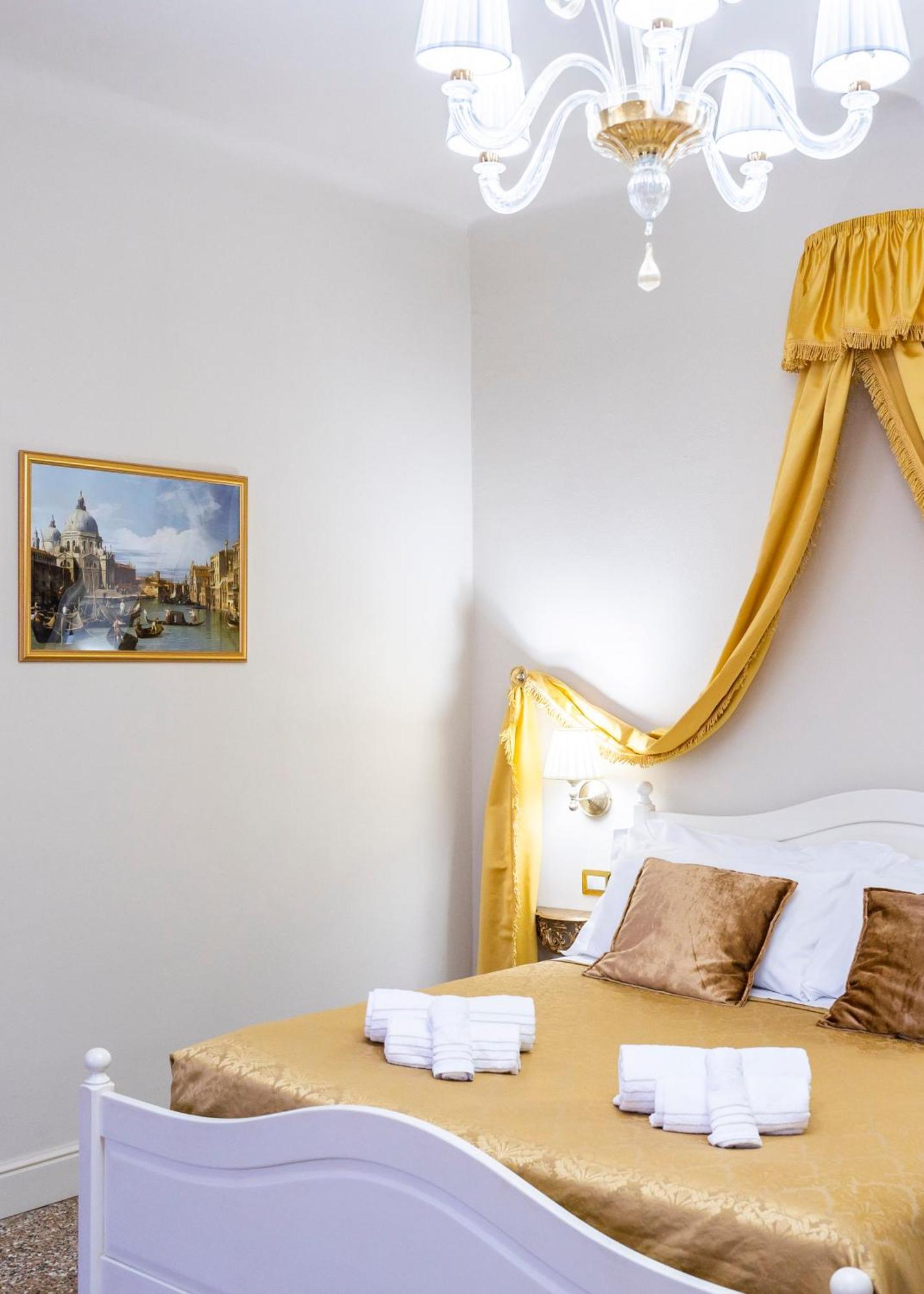 Palazzo Titti Rialto Suites Venedig Exterior foto
