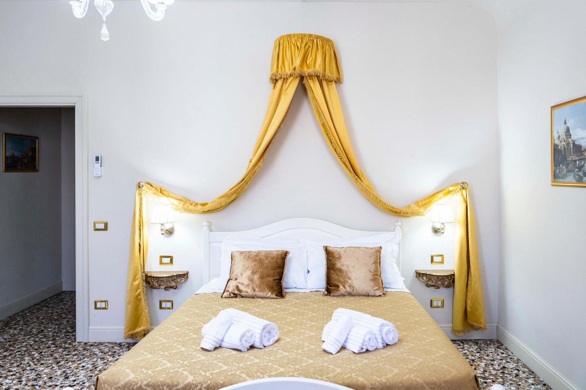 Palazzo Titti Rialto Suites Venedig Exterior foto