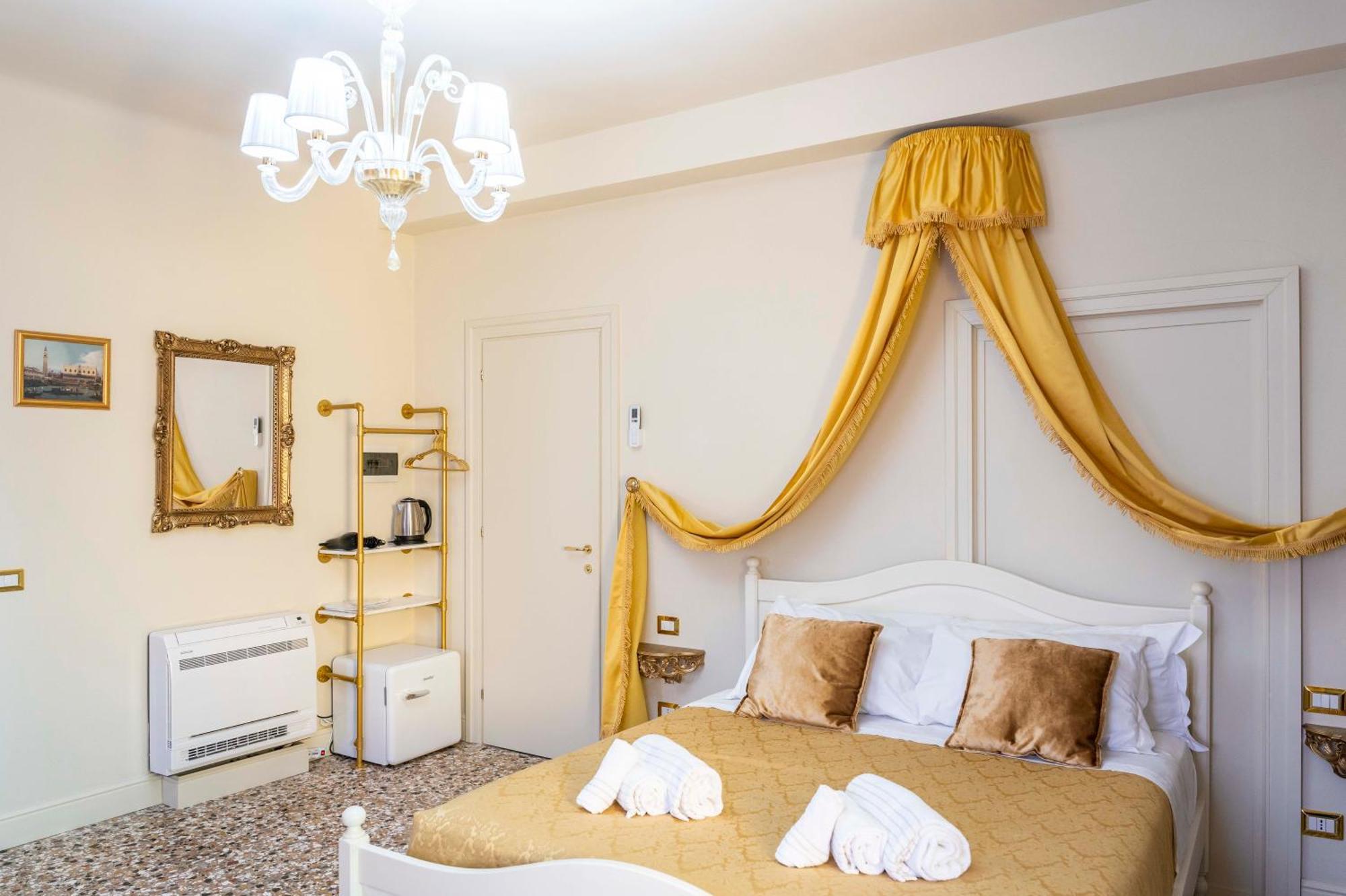 Palazzo Titti Rialto Suites Venedig Exterior foto